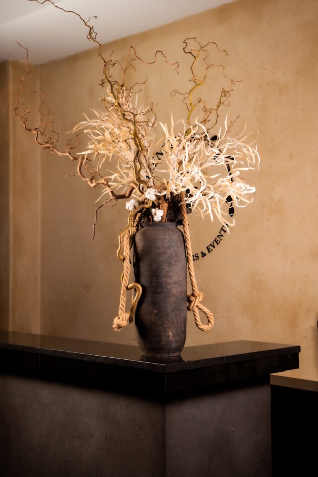 Natural Wood & Rope Design in Tall Ceramic Vase