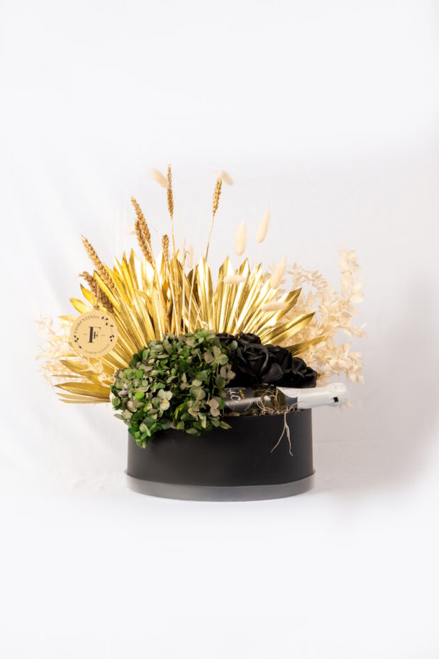 Luxury Gift Box with Dried Flowers, Black Roses & Wine